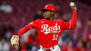 Reds Re-Sign Reiver Sanmartin To Minors Contract | Yardbarker