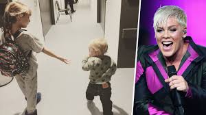 Dec 03, 2020 · pink shared an update from willow's first trip to the emergency room after she fell from some monkey bars. Pink Brings Willow And Jameson On Tour With Her And The Backstage Pics Are So Cute