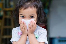 Anak anda mungkin muntah tetapi tidak banyak, tetapi tidak yang lain. Bayi Dan Anak Muntah Mana Yang Normal Dan Berbahaya Hello Sehat