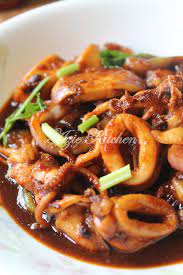 Untuk jenis ikan yang digunakan, bunda. Sotong Masak Kicap Pedas Azie Kitchen