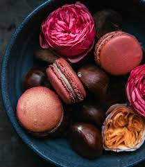 Maison Pierre Herme Paris On Instagram Avez Vous Succombe Au Macaron Pomposa L Accord Vibrant Du Marron Et De La R Macaron Recette Macaron Alimentation