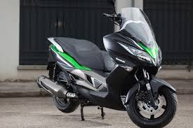 We review the 2019 vespa gts 300 super sport, a scooter that is perfect for the city streets of the philippines. Vespa Gts300 Super Sport Mittelklasseroller 1000ps Test 2015