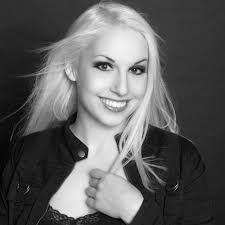 Mary Zimmer's Instagram, Twitter & Facebook