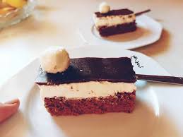 Kaghima S Kitchen A Publie Du Contenu Sur Instagram سلام عليكم تحلية اليوم اقتصادية و سهلة بزاف بزاف بذوق جوز الهند باونتي In 2020 Desserts Mini Cheesecake Food