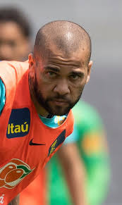 Qual a fortuna de Daniel Alves? Confira bens e patrimônio do jogador