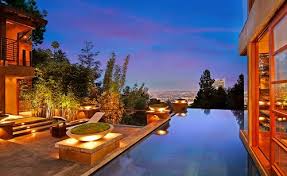 View From House And Pool In Hollywood Hills Of City Lights Lighted Pots Of Greenery Hollywood Hills Celebrity Houses Beautiful Homes