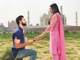 Not to mention, she still doesn't trust shaurya as he had hurt mehek in the past. Zindagi Ki Mehek Shaurya Mehek S Iconic Love Proposal Infront Of Taj Mahal