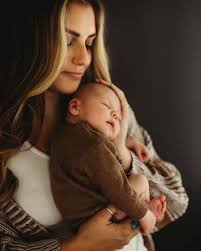 Central Illinois Family & Newborn Photographer (@katiealvarezphotography) •  Instagram photos and videos