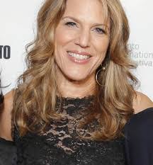 Lynn Harris's Instagram, Twitter & Facebook