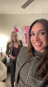 Courtney Stringer's Instagram, Twitter & Facebook