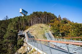 1000 gäste feierten illegale party in innsbruck: 7 Walks To Re Discover Innsbruck Presse Tirol