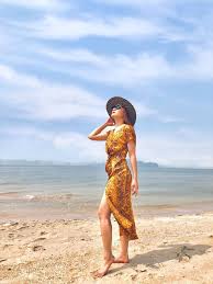 Anh thư từng tham gia bộ phim truyền hình gây sốt là về nhà đi con với vai phụ nhưng để lại nhiều ấn tượng với nhan sắc xinh đẹp. Loáº¡t áº£nh Sexy Háº¿t Náº¥c Cá»§a Anh ThÆ° Vá» Nha Ä'i Con Ngoai Ä'á»i Vietnamnet