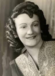 Though I would share some of My Mummy's old photos. She was Lizzie  Ross...Aunt Mary her twin sister, Tommy, Leonard and William her brothers.  William and Agnes her Ma and Pa. Also