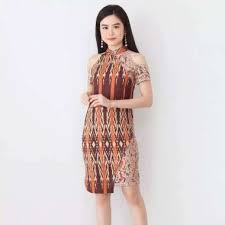 Model baju batik wanita memang tidak ada habisnya selalu muncul dengan desain kombinasi yang lebih berpariasi sehingga sampai sekarang pengguna batik memang terus bertambah peminatnya. Model Baju Batik Wanita Harga Terbaru Juni 2021 Bli
