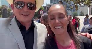 Roy Velázquez (@velazquezroy)