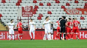 Türkiye kupası heyecanına dair en son bilgileri edinin, makale, video, anlatım ve analizlere tek bir yerden ulaşın. Ziraat Turkiye Kupasi Nda Yari Final Macinda Antalya Sahasinda Alanya Yi 2 0 Yendi Ve Finalde Besiktas In Rakibi Oldu Son Dakika Spor