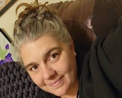 Annie Larkin's Instagram, Twitter & Facebook