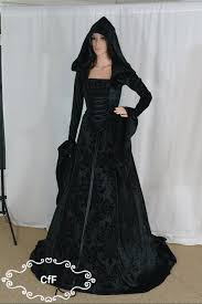 Maybe you would like to learn more about one of these? Gothic Kleid In Schwarzem Samt Mit Schwarzen Beflocktem Taft Etsy