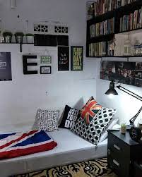 Cara membuat hiasan dinding kertas origami terdapat banyak sekali model atau macam dari bentuk origami. Membuat Hiasan Dinding Kamar Untuk Cowok Cek Bahan Bangunan