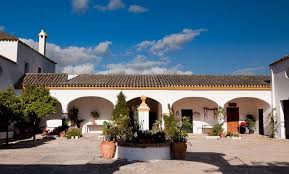 Cortijo el chamorro is close to estación de don rodrigo. El Cortijo Cortijo Sierra Y Lago Fachadas De Casas Coloniales Hacienda Andalucia Cortijos Andaluces