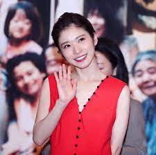 美しすぎるねほんと 上海国際映画祭 万引き家族 松岡茉優 matsuokamayu まゆらー 是枝監督 城桧吏 小偷家族 茉優 女性俳優 松岡茉優 かわいい