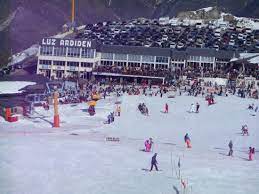 Dans les environs, à une douzaine de kilomètres du camping lourdes, la ville dispose d'une station de ski. Station De Luz Ardiden Picture Of Station De Ski Luz Ardiden Luz Saint Sauveur Tripadvisor