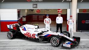 Haas belegt mit nur drei punkten den vorletzten rang in der konstrukteurswertung. Vertraute Wegbegleiter Forderer Der Mick Schumacher Kosmos Formel 1 Sportnews Bz