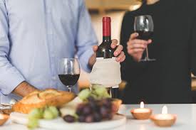 Pour enlever une tache de vin rouge ou de vin blanc, vous avez déjà essayé le talc, le savon de marseille ou le liquide vaisselle. Comment Enlever Une Tache De Vin Rouge La Teinturerie