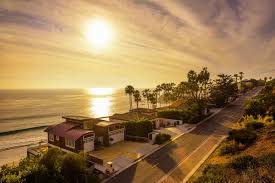 Offering bedding, home decor, jewelry, candles and more, the malibu colony co. Movers In Malibu Royal Moving