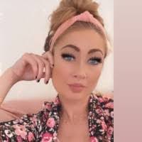 Kathy Moloney's Instagram, Twitter & Facebook