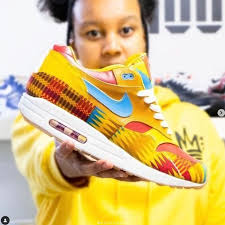 About — London Sneaker School