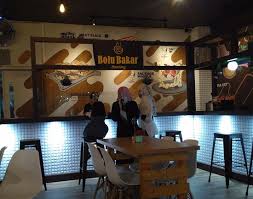 Roti bakar pisang madu kraftbahan :4 lembar roti tawar1 sendok makan margarin50 ml. Roti Bakar Tunggal Bandung Restaurant Bewertungen Telefonnummer Fotos Tripadvisor