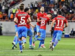 Atacantul a şutat din unghi, dar portarul lui apoel a deviat cu vârful degetelor în corner! S Au AnunÅ£at Arbitrii Meciurilor Disputate De Fcsb Si De Viitorul In Liga Campionilor Ce Partide Ale Echipelor Romanesti Au Mai Condus Cei Doi Centrali