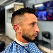 Gentlemen 's On Main 💈