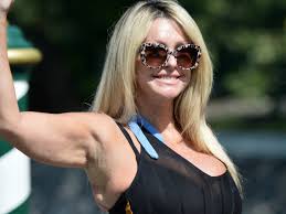 During the broadcast, ferrari drew comparisons to american actress. Paola Ferrari Tv Lady Kontert Schlupfer Irrsinn Genial Witzig Krone At