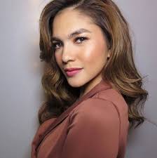 Andrea torres and lharby policarpio this afternoon at the cave in tomas morato. Andrea Torres Wowed Netizens And Still Proves To Be One Of The Sexiest Women In Gma Network Sasafeed