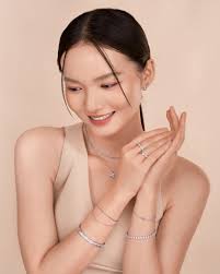 Shine naturally, feel unstoppable. With YOUNIQ jewellery, everyday ...