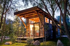 Connected queries for shipping container homes for sale: Our 4 Favorite Prefab Shipping Container Home Builders