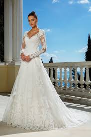 ❤ top qualität & günstiger preis. Brautkleid In A Linie Mit Spitze Illusion Ausschnitt Langem Arm Schleppe Und Knopfleist Von Justin Alexander Modell 88116 Heiraten Mit Braut De