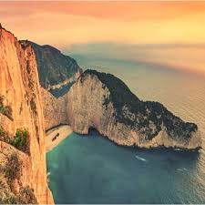 Θανατηφόρο τροχαίο σημειώθηκε λίγο μετά τις 14:30 στην περιοχή του παλιού νοσοκομείο στα καμίνια ζακύνθου, όταν ένα μηχανάκι παρέσυρε ένα. Zakyn8os Alexopoulos Travel