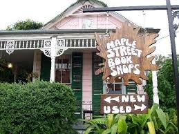 45 Great American Indie Bookstores To Support This Holiday Season Indie Bookstore Bookshop Bookstore