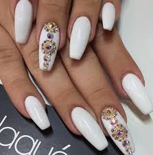 Very Popular Are Swarovski Rhinestones On Nails Made Of Swarovski Crystals Beautiful Shine In Different Rhinestone Nails Nail Art Rhinestones Swarovski Nails