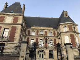 Find out operation hours of la banque de france in compiegne. L Ancienne Banque De France De Saint Quentin Va Se Transformer En Maison Hantee Pendant Les Vacances De La Toussaint