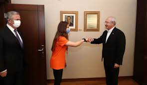 28 temmuz çarşamba tv yayın akışı! Dunya Sampiyonu Jimnastikci Ayse Begum Onbasi Kilicdaroglu Nu Ziyaret Etti