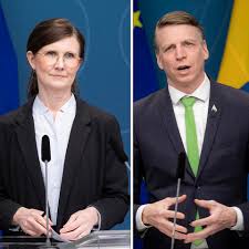 Märta stenevi tycker att även de som har ett utvisningsbeslut inom gruppen som omfattas av gymnasielagen ska kunna prövas enligt skyddsgrunden foto: H9zky Difbyw4m