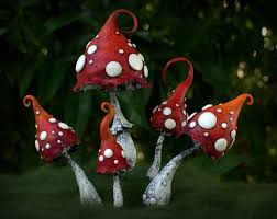 Mama Rot Weiss Amanita Fantasie Pilz Polymer Ton Von Petradi Auf Etsy Mit Bildern Basteln Mit Naturmaterialien Herbst Bastelarbeiten Tonprojekte