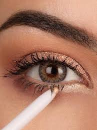 Apply the eyeliner to the upper eyelid. Top 10 Gold Eyeliner Looks And Ideas Beauty For Real Blog