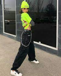 Swap your basic sweatpants and opt for some ripped denim jeans, a baggy tee and chunky kicks for an edgy outfit that will get you noticed. Womens Streetwear Urban Womens Streetwear Summer Womens Streetwear Outfits Womens Streetwear Classy Street Sty Neon Green Outfits Neon Outfits Streetwear Women