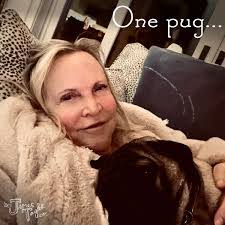 Beth Knowlton's Instagram, Twitter & Facebook