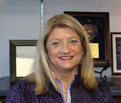 Holly Dowd's Instagram, Twitter & Facebook